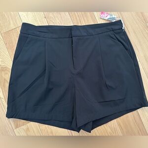 Tommy Bahama active women’s shorts NWT size 12!
